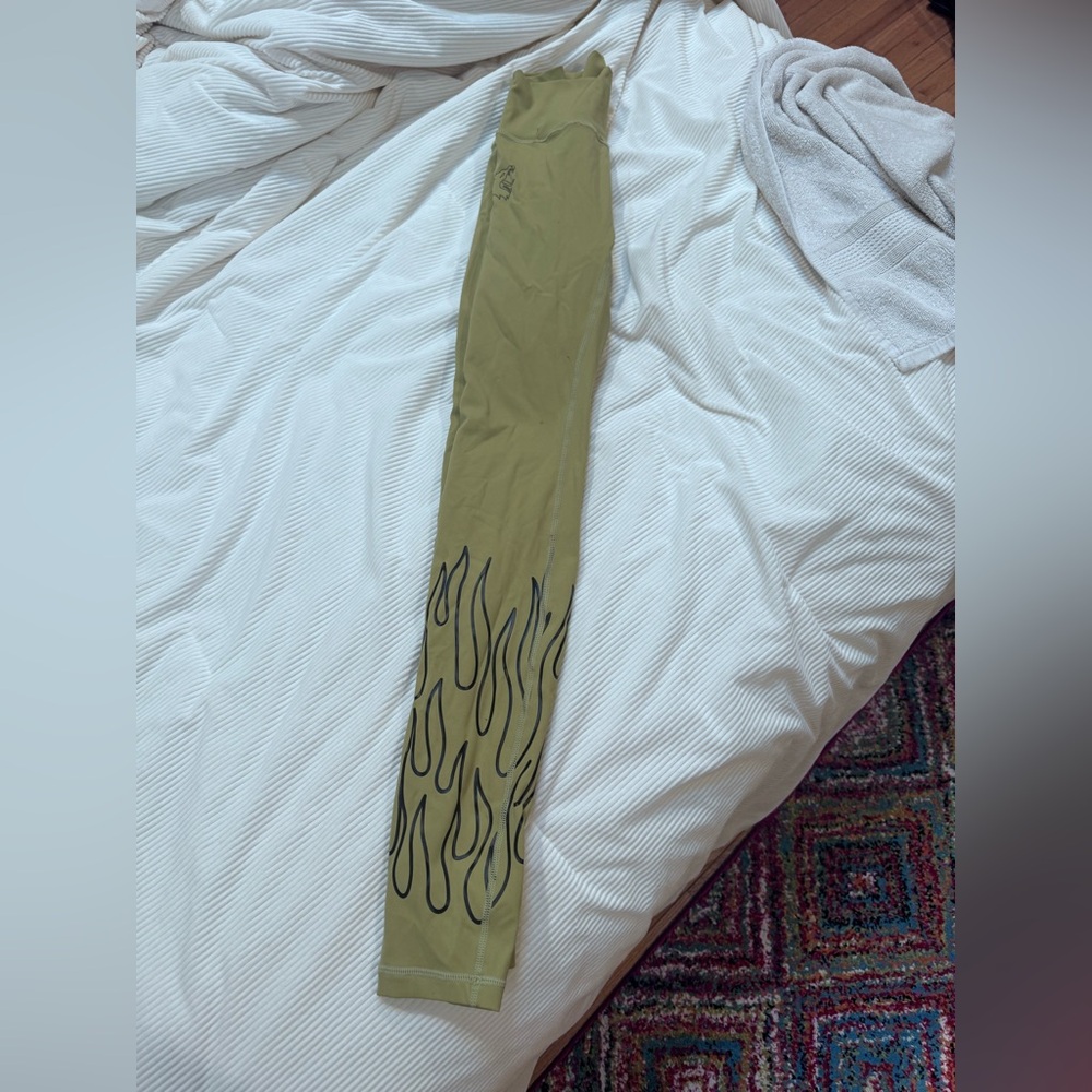 Kill Crew olive green leggings